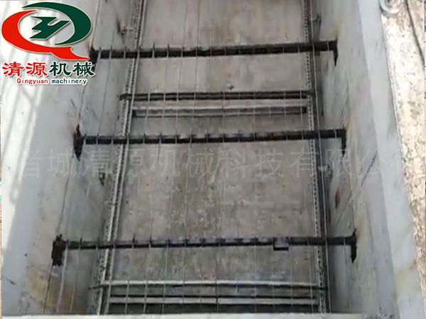 鏈板式刮油刮泥機(jī).jpg 鏈板式刮油刮泥機(jī).jpg